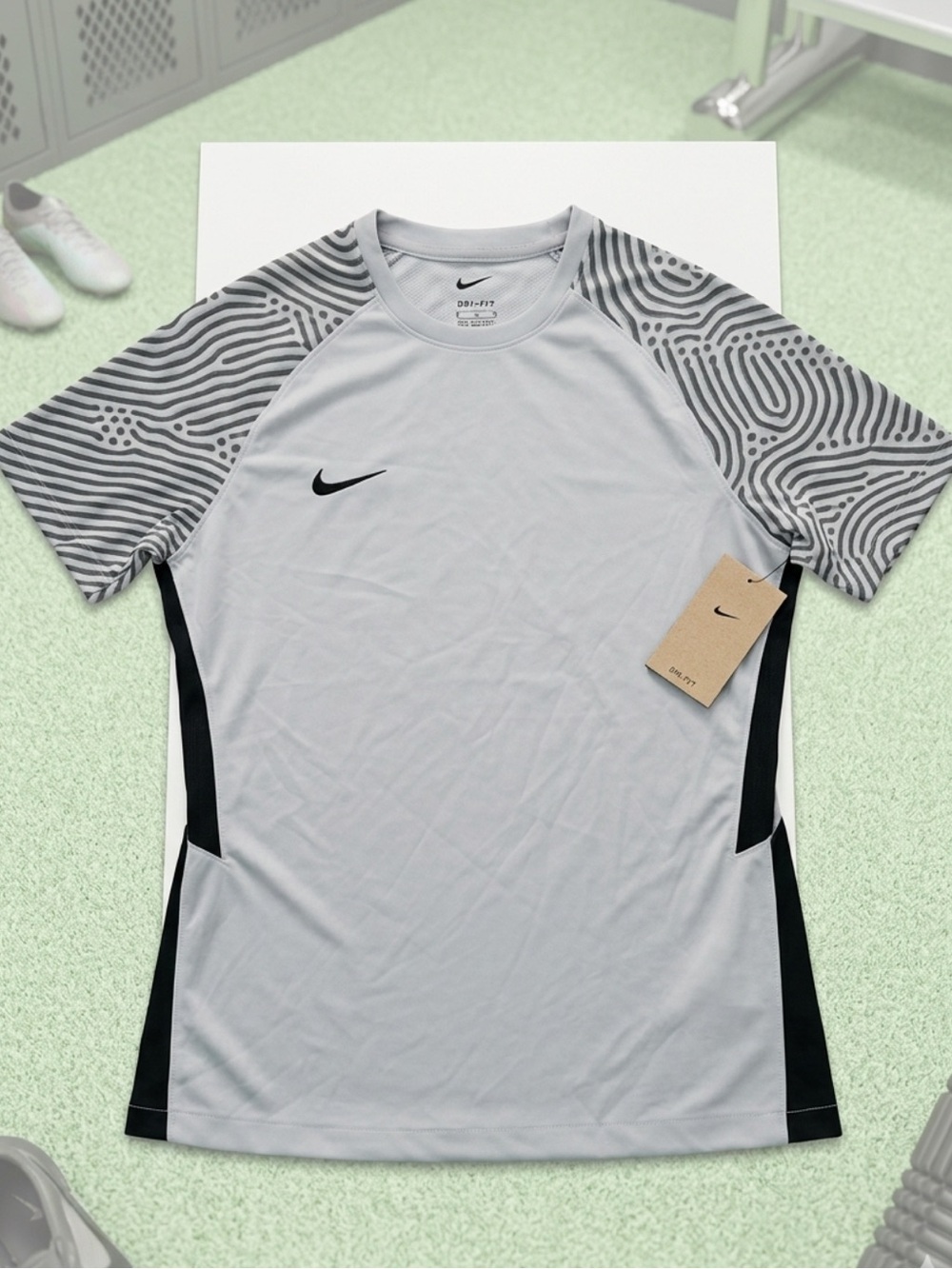 Nike Dri-FIT Strike II Short Sleeve Soccer women’s jersey Grey and Black Size M